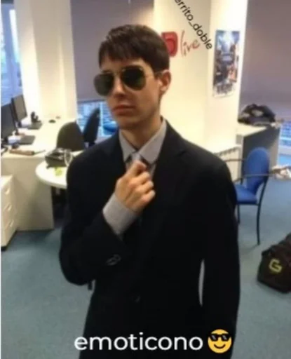 Стикер из набора momasos vicente для Телеграм: Статические 😎