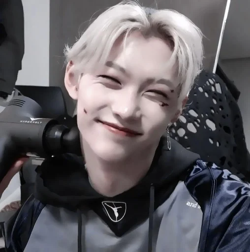 Стикер из набора ☀️;; 𝙛𝙚𝙡𝙞𝙭 - 𝙗𝙮 @helpleymiks для Телеграм: Статические ☀️