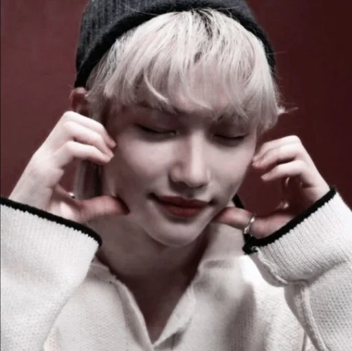 Стикер из набора ☀️;; 𝙛𝙚𝙡𝙞𝙭 - 𝙗𝙮 @helpleymiks для Телеграм: Статические ☀️