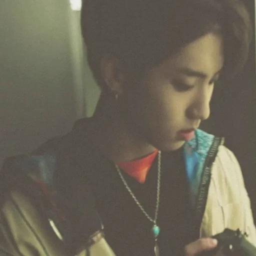 Стикер из набора 💋 Ханни KING 💋 от @gangstaay для Телеграм: Статические 😒