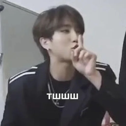 Стикер из набора 💋 Ханни KING 💋 от @gangstaay для Телеграм: Статические 🤫