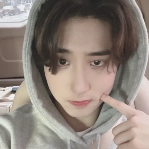 Стикер из набора 💋 Ханни KING 💋 от @gangstaay для Телеграм: Статические 😍