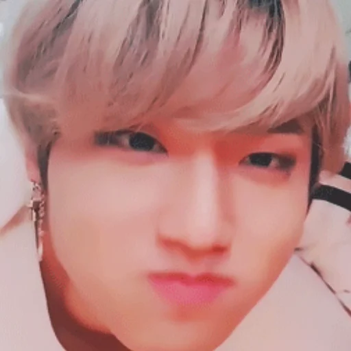 Стикер из набора 💋 Ханни KING 💋 от @gangstaay для Телеграм: Статические 😐