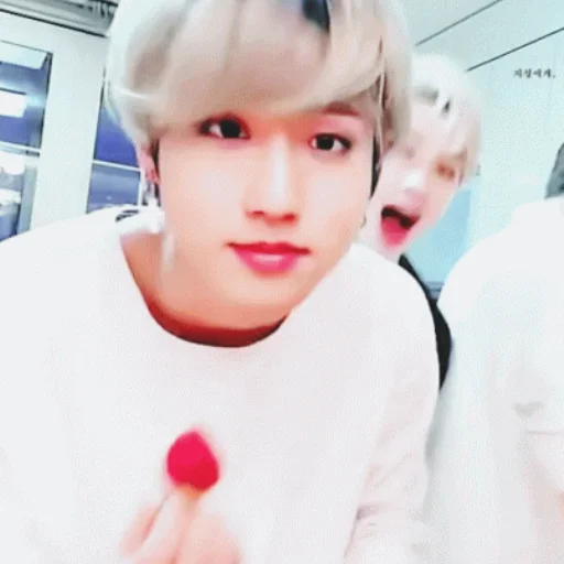 Стикер из набора 💋 Ханни KING 💋 от @gangstaay для Телеграм: Статические 🥰