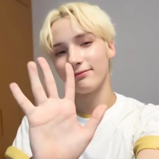 Стикер из набора 𝐻𝑢𝑒𝑛𝑖𝑛𝑔 𝐾𝑎𝑖:; 😊 by @kpopstickerssss для Телеграм: Статические 😊