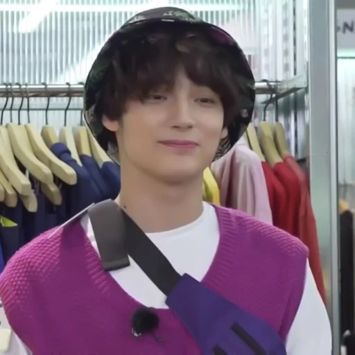 Стикер из набора 𝐻𝑢𝑒𝑛𝑖𝑛𝑔 𝐾𝑎𝑖:; 😊 by @kpopstickerssss для Телеграм: Статические 😊