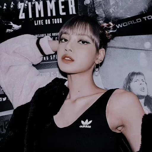 Стикер из набора lisa ° ° @lenayapasti для Телеграм: Статические 😣