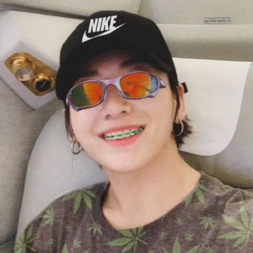 Стикер из набора kiki's mood `` by: @rowbbrs для Телеграм: Статические 🤙