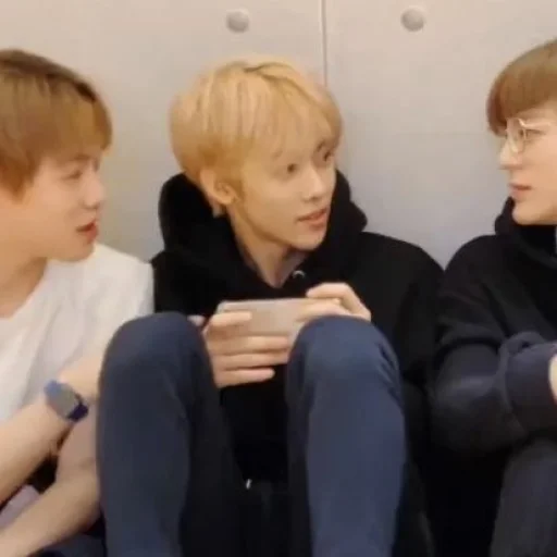 Стикер из набора @nctzjaemin для Телеграм: Статические 😳