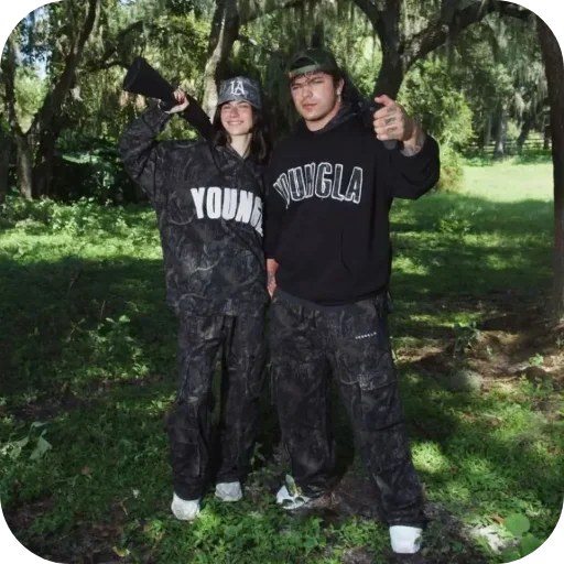 Стикер из набора THE TREN TWINS ➡️ @Ctikerubot для Телеграм: Видео, Статические 🌲