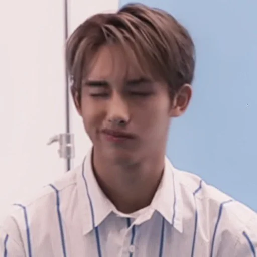 Стикер из набора winwin ᝢ by @pitchestdark для Телеграм: Статические 🍣