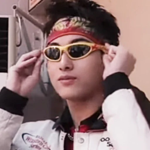 Стикер из набора winwin ᝢ by @pitchestdark для Телеграм: Статические 🍣