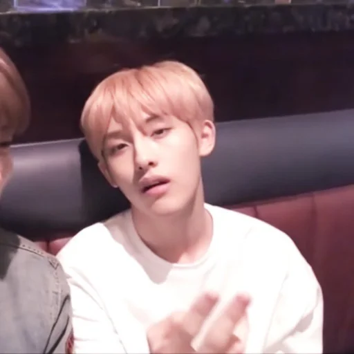 Стикер из набора winwin 2 ᝢ by @pitchestdark для Телеграм: Статические 🍣