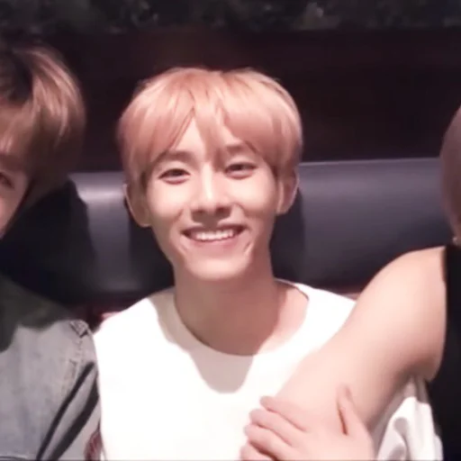 Стикер из набора winwin 2 ᝢ by @pitchestdark для Телеграм: Статические 🍣