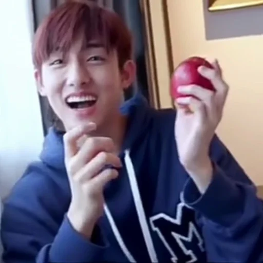 Стикер из набора winwin 5 ᝢ by @pitchestdark для Телеграм: Статические 🍣