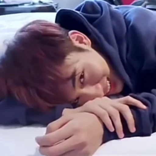 Стикер из набора winwin 5 ᝢ by @pitchestdark для Телеграм: Статические 🍣