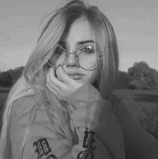 Стикер из набора ᴢʀᴀ для Телеграм: Статические ✨